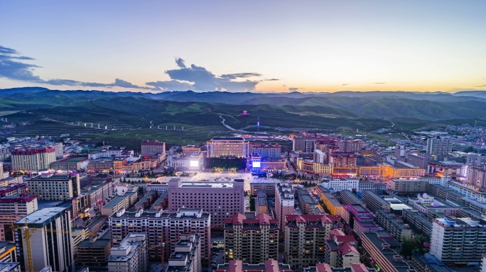 甘肃甘南藏族自治州合作市夜景