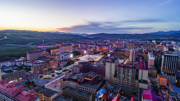 甘肃甘南藏族自治州合作市夜景
