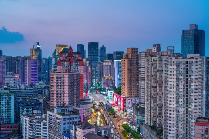重庆 九龙坡 杨家坪夜景 轻轨站