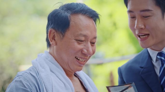 银行职员下乡