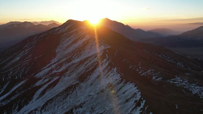 青海拉脊山日出雪山航拍4K视频