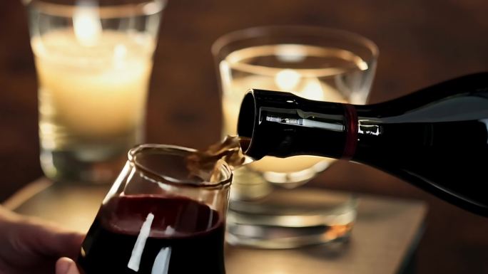 瓦尔德洛尔宫：葡萄美酒，城堡珍藏。