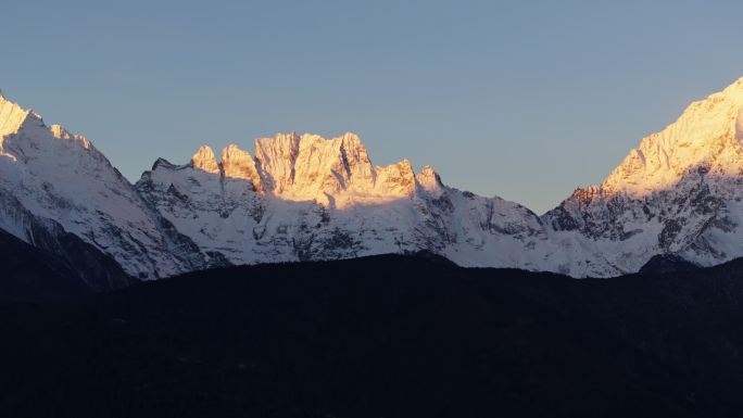 云南香格里拉梅里雪山飞来寺高空航拍