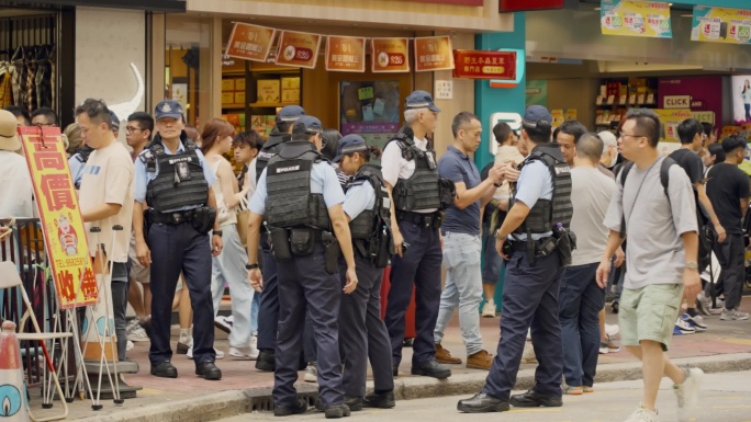 香港警察阿sir 巡逻 执法 出警出动