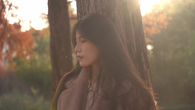 4K实拍-唯美女人 意境唯美 秋天暖阳
