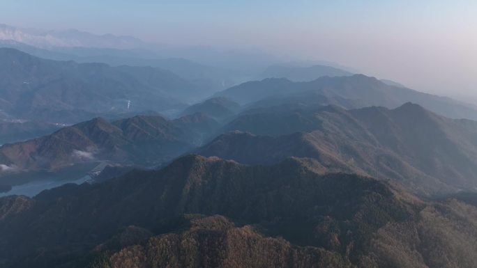 日照金山——什邡蓥华山航拍素材