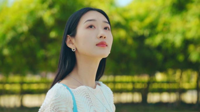 非遗女生参观博物馆 壮锦 天琴 文艺生活