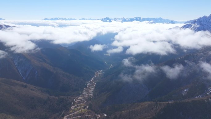 4k航拍四川神仙池28道拐山路云海