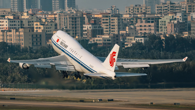 国航波音747巨无霸客机震撼滑行起飞过程