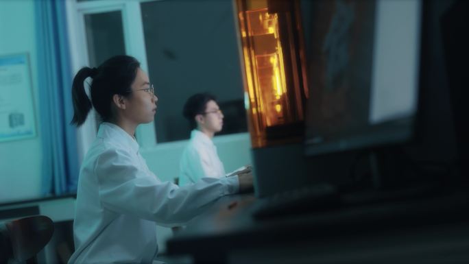 电脑机房实验室科研科技人员大学生写程序