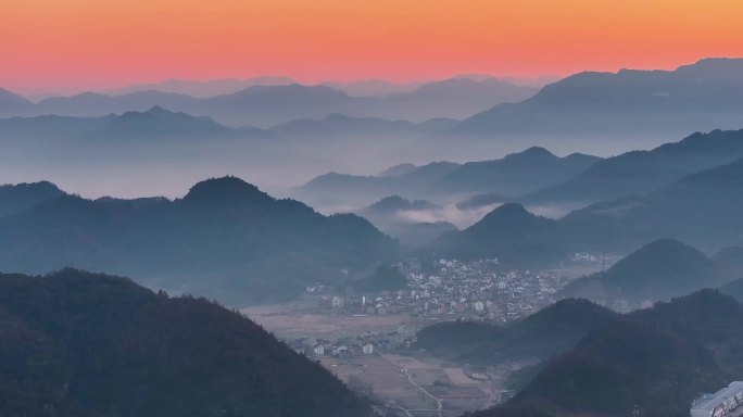 杭州桐庐清晨山峦山峰云雾古村风光航拍
