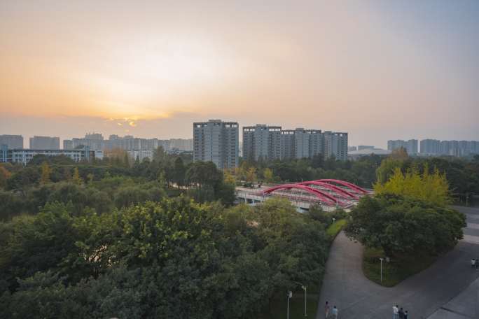 西南交通大学犀浦校区虹桥晚霞地标延时摄影