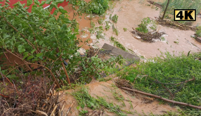 暴雨山洪 自然灾害