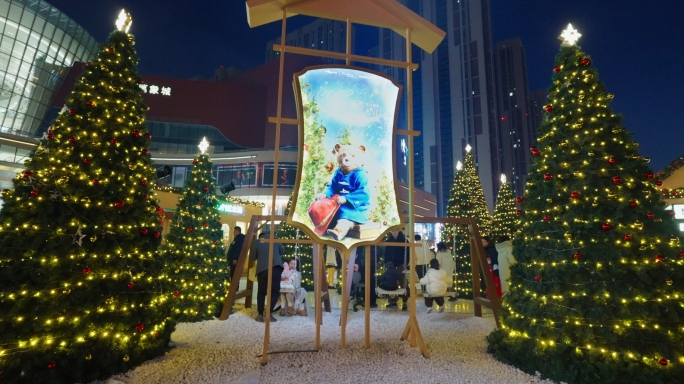 4K圣诞节平安夜实景圣诞树万象城商场