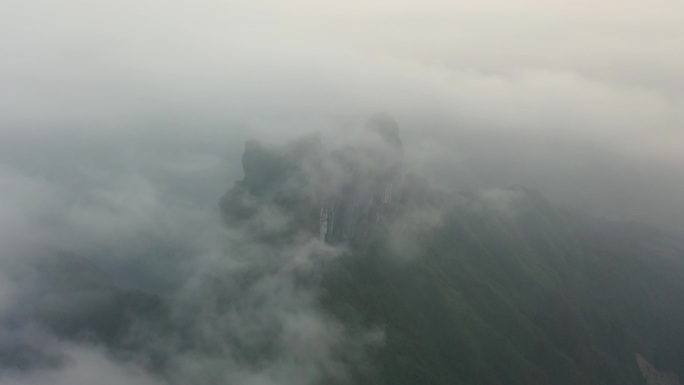 航拍湖南湘西保靖县吕洞山