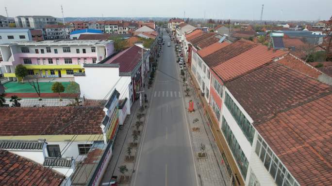 城 镇 乡 村 路