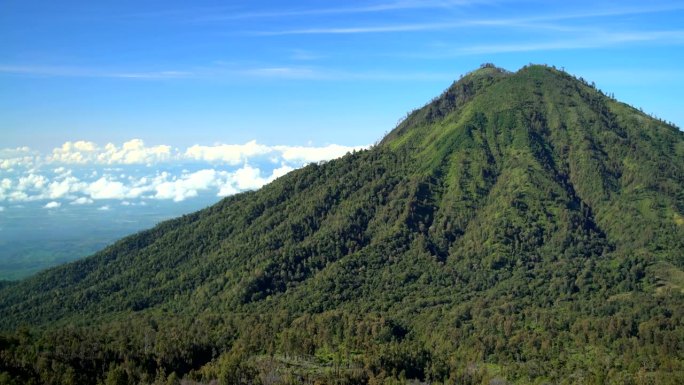 默拉皮火山是印度尼西亚的度假胜地爪哇