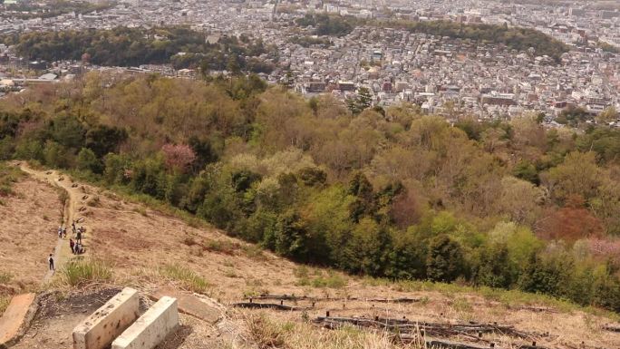 春天从大文字山俯瞰日本京都市的景色