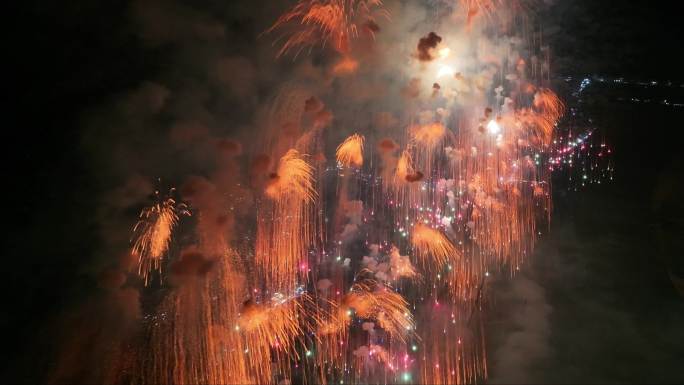 七彩祥云震撼近景 浏阳烟花12月28日