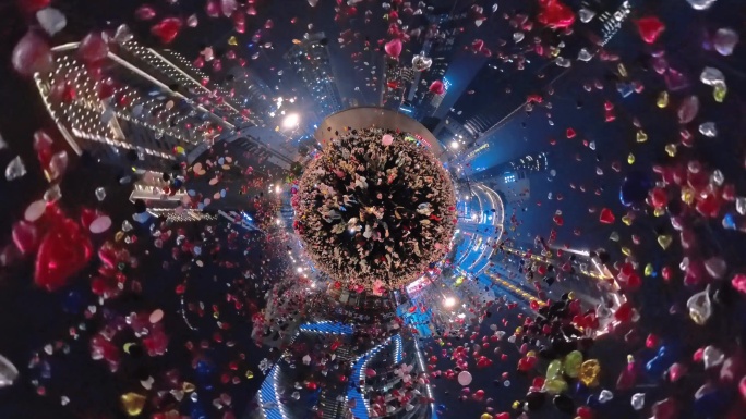 新年跨年解放碑气球元旦氛围感烟火气小行星