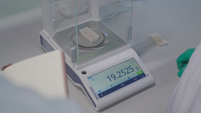 实验室分析天平万分之一电子秤千分之一秤