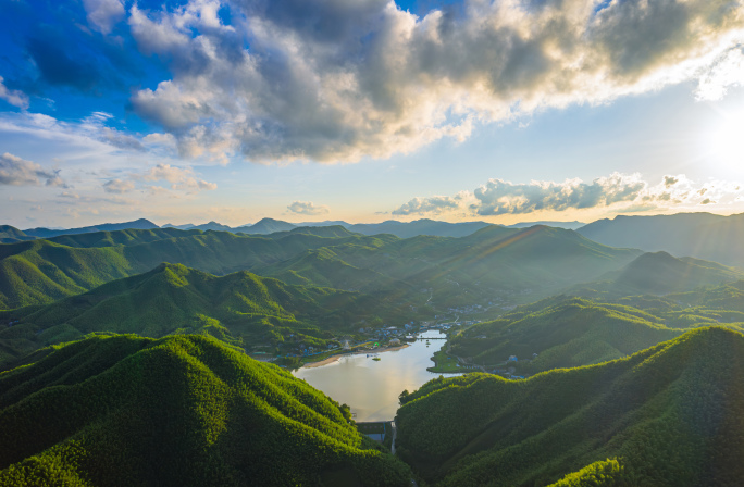 安吉美丽乡村绿水青山航拍延时