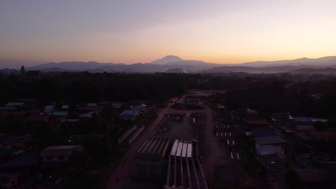 基纳巴卢山的日出，半径120公里