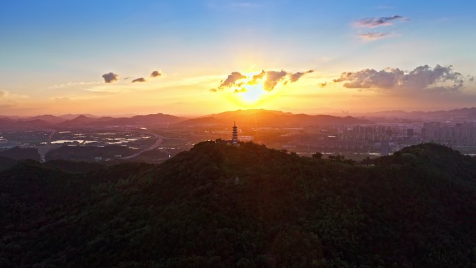 湖州道场山塔万寿禅寺晚霞金盖山