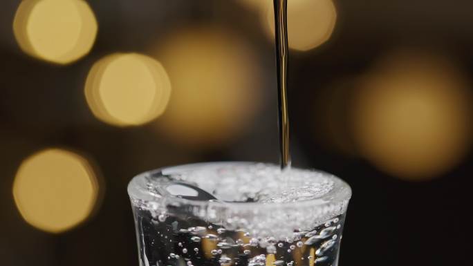 白酒 酒 倒酒 酒花 品酒 酒滴 水滴