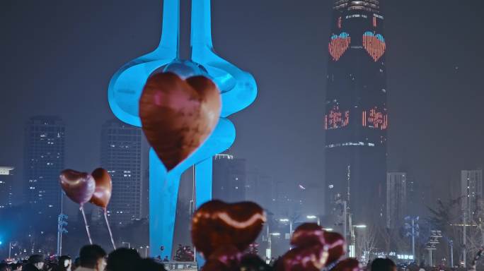 泉城广场2025跨年夜蛇年气球人流4K
