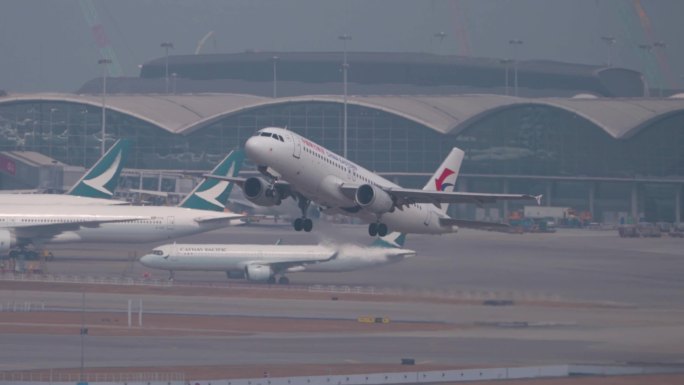 东航A320客机 从香港起飞飞往无锡