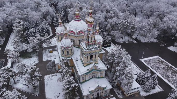 哈萨克斯坦阿拉木图冬季雪景城市航拍风光