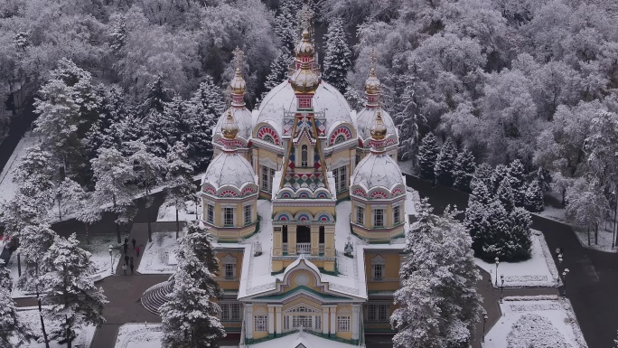 哈萨克斯坦阿拉木图冬季雪景城市航拍风光