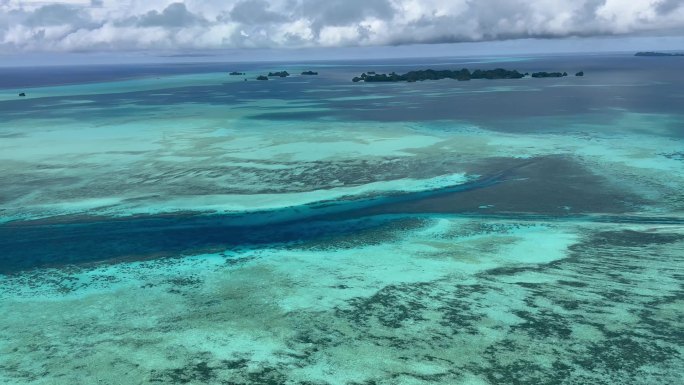 唯美航拍太平洋海岛海水海礁浅滩实拍