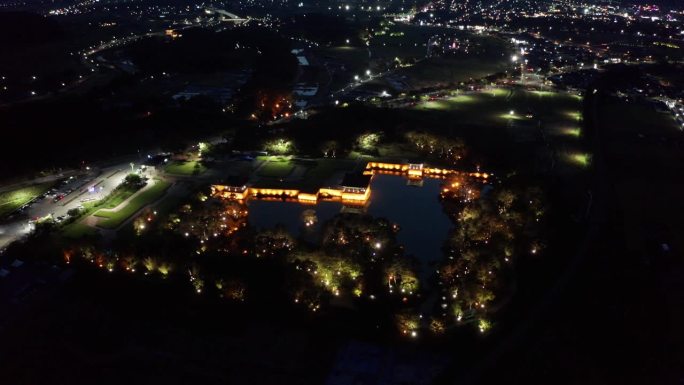 鸟瞰图东宫和Wolji Pond (Anapji Pond)夜间