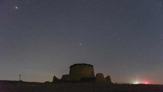 4K山西忻州偏关县长城夜空流星雨
