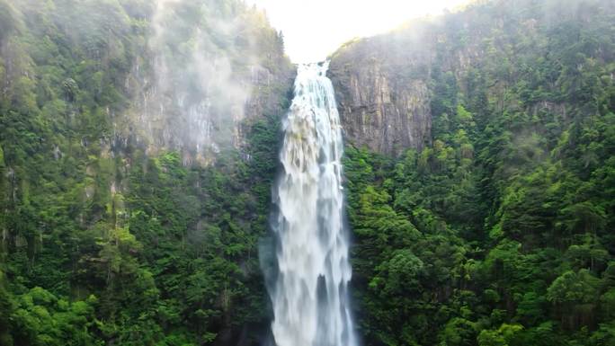 瀑布森林水流自然景观