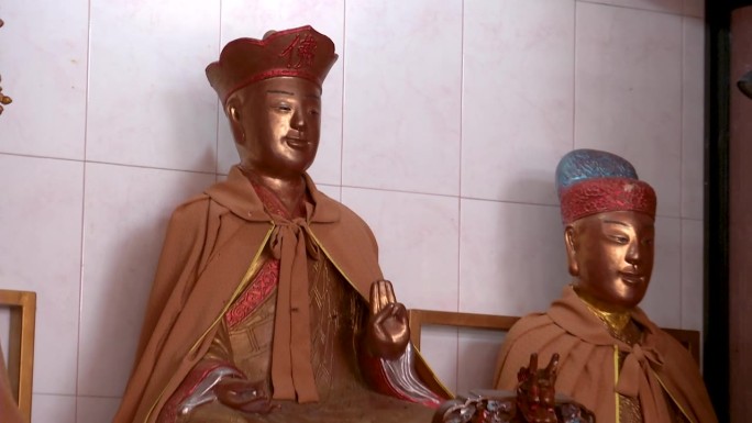 大地之神的雕像