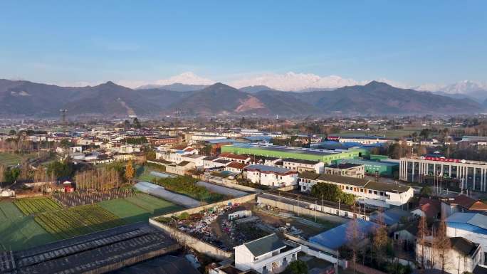 美丽乡村 雪山映什邡