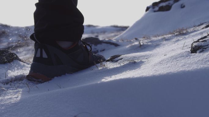 雪地脚步