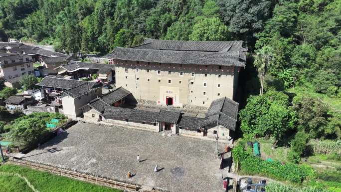 航拍福建漳州南靖县云水谣景区土楼