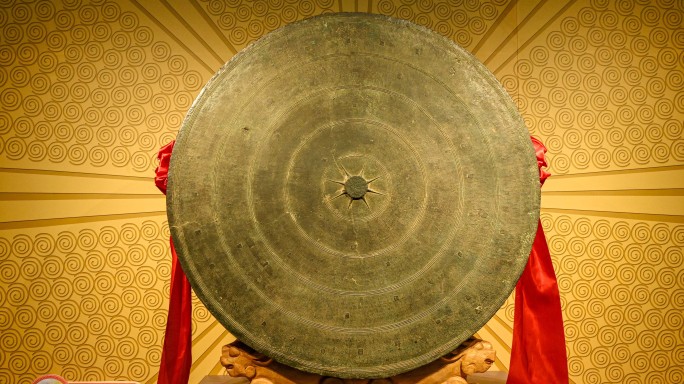 世界考古最大古代铜鼓 299公斤铜鼓王