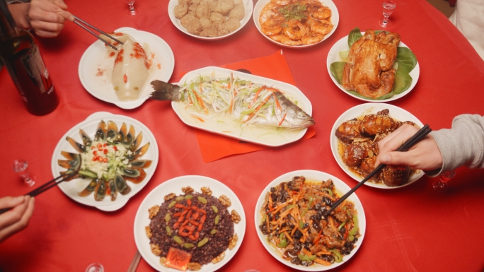 2025蛇年年夜饭除夕过年团圆