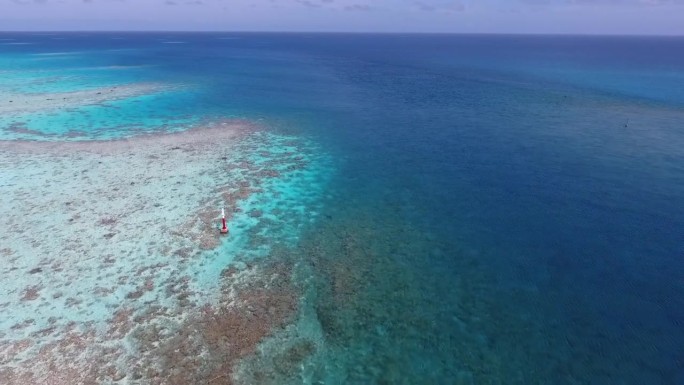 热带岛屿、海滩和泻湖的鸟瞰图