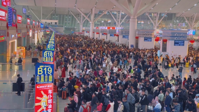 2025春运高铁新年春节动车回家过年