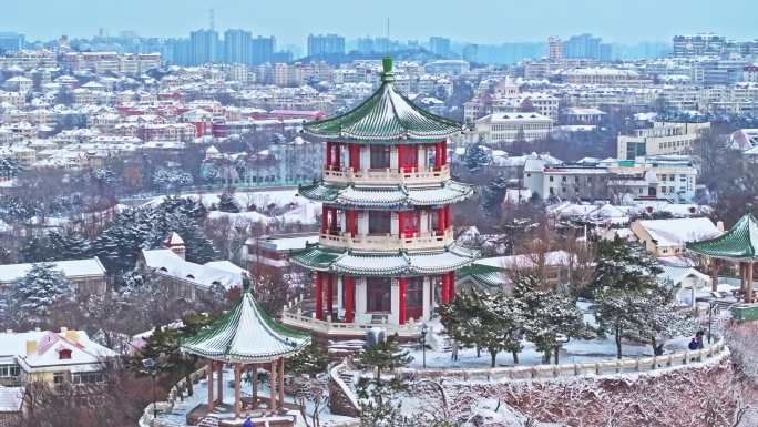 雪后青岛小鱼山老城区航拍