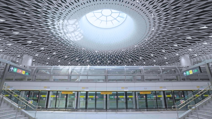 深圳岗厦北地铁站