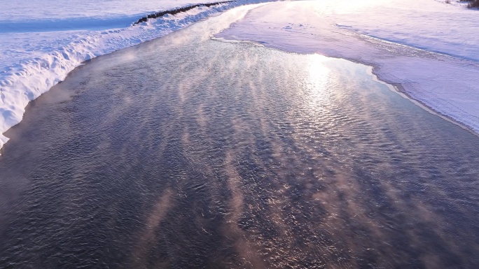 冬季的海拉尔河寒雾雪景