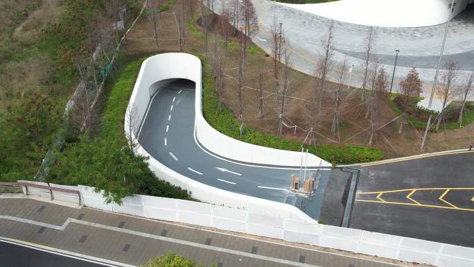 地下停车场出入口