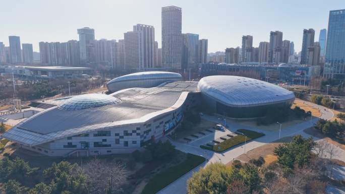 4k航拍山东日照游泳中心